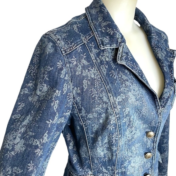 Floral Bleach Printed Denim Blazer 🤍 - Picture 2 of 13